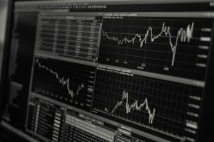 Chociaż geniusz Charlesa Henry'ego Dow i Edwarda Jonesa, którzy razem utworzyli Dow Jones & Co., który utworzył Dow Jones Industrial Average, został uznany za najbardziej niezawodny. DJIA