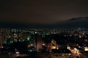 mieszkanie w centrum czy na obrzeżach